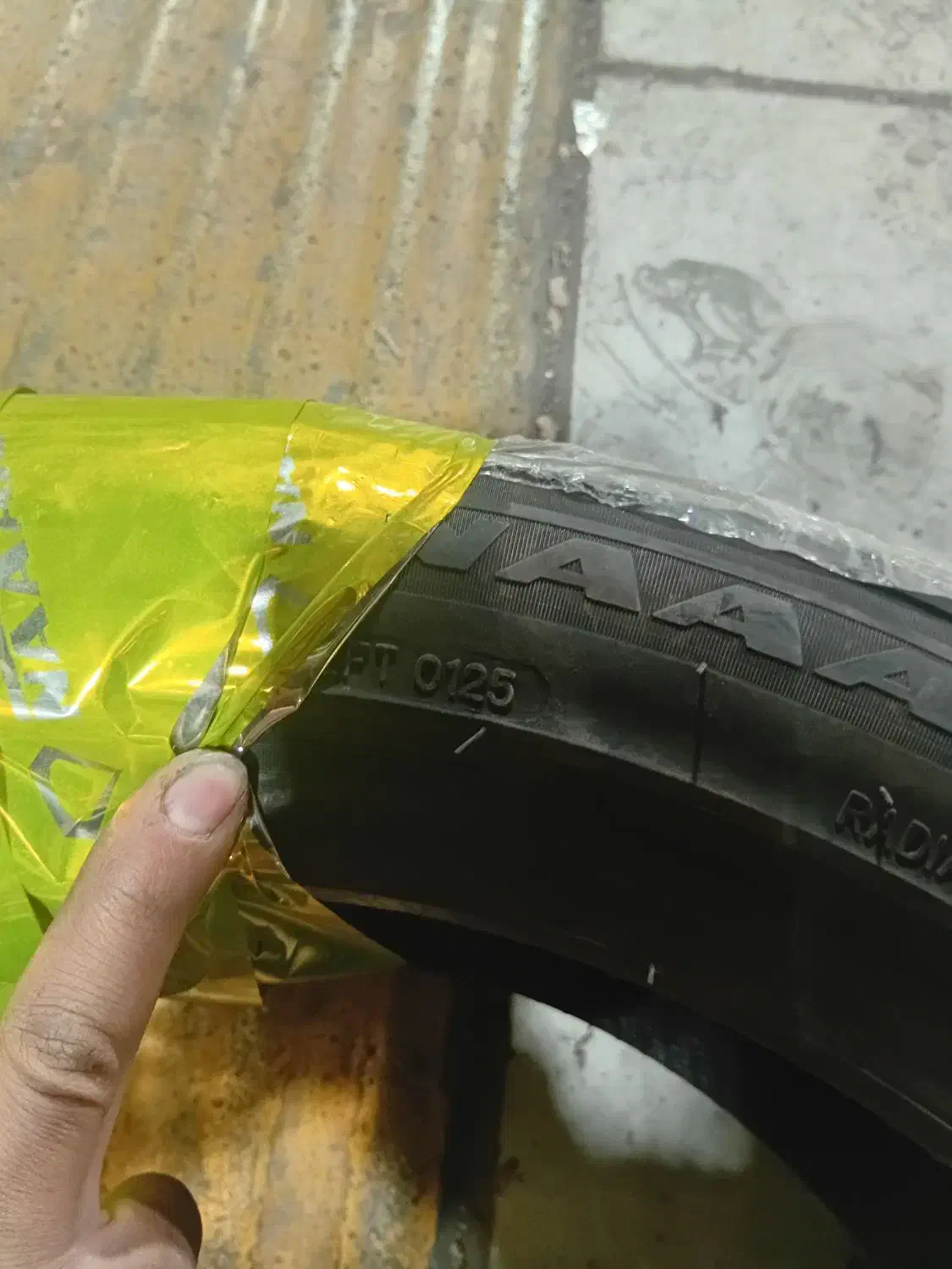 لاستیک دنا و تاراسایز۲۰۵/۵۰/۱۶دارای لبه محافظ رینگ|قطعات یدکی و لوازم جانبی|مشهد, کوشش|دیوار