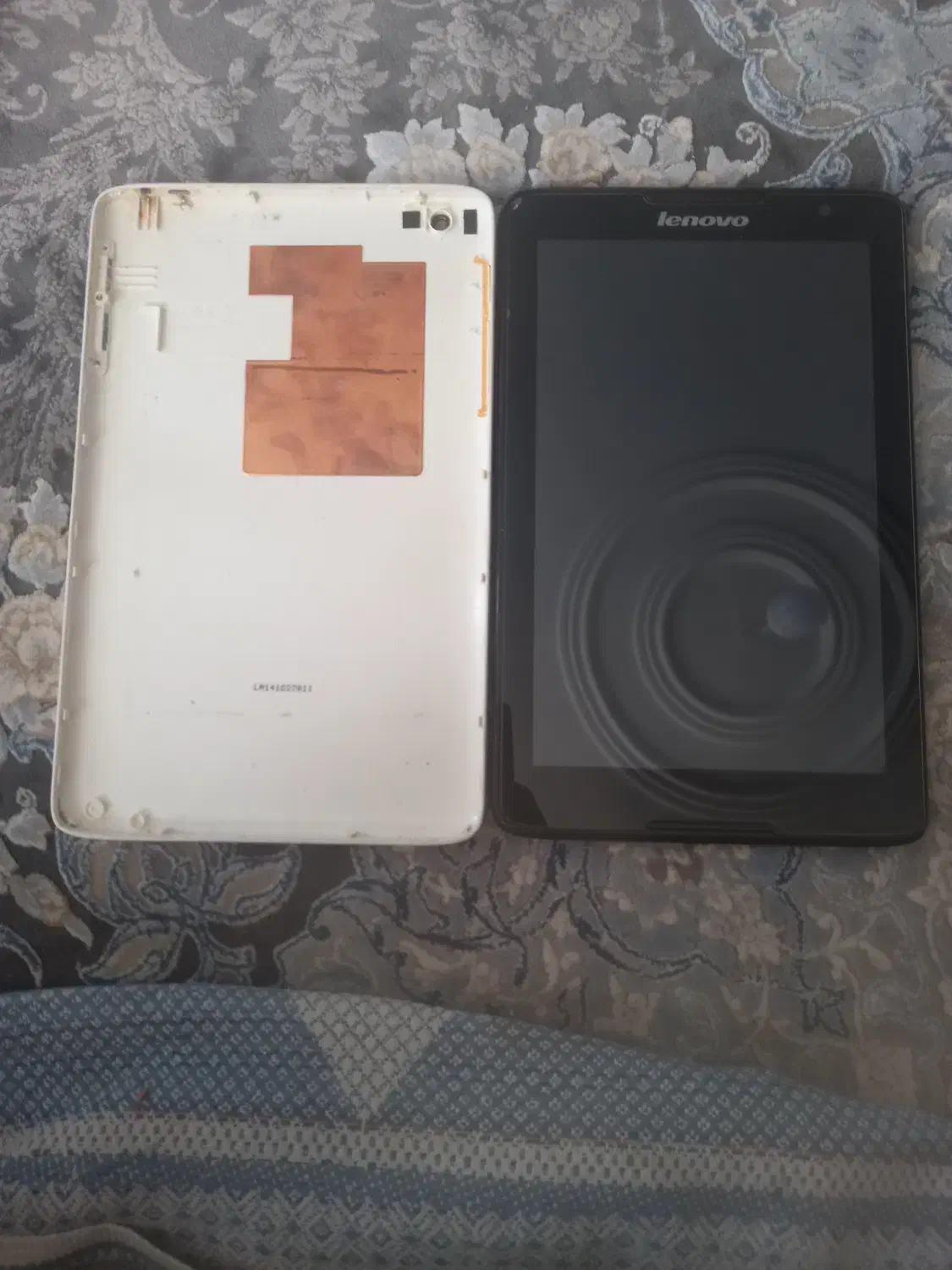 تبلت لنوو کامل سفید ال‌سی‌دی و فلت خراب|تبلت|زرندیه, |دیوار