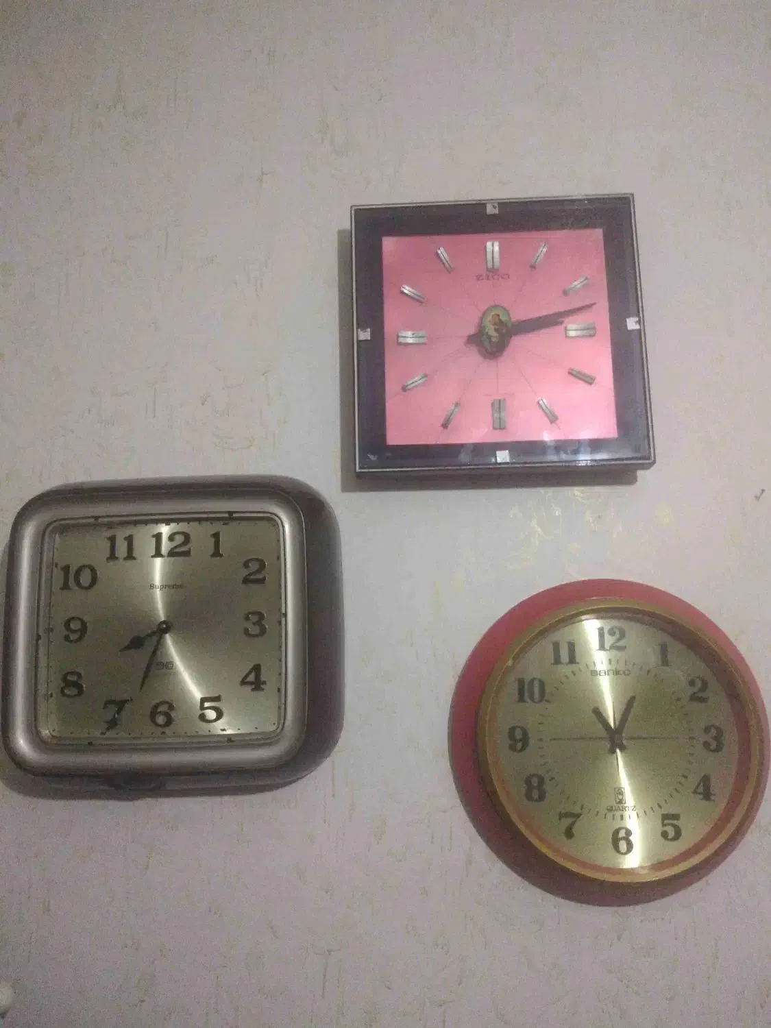 سه عدد ساعت آنتیک قدیمی دیواری رقاصک دار|کلکسیون اشیاء عتیقه|بروجرد, |دیوار