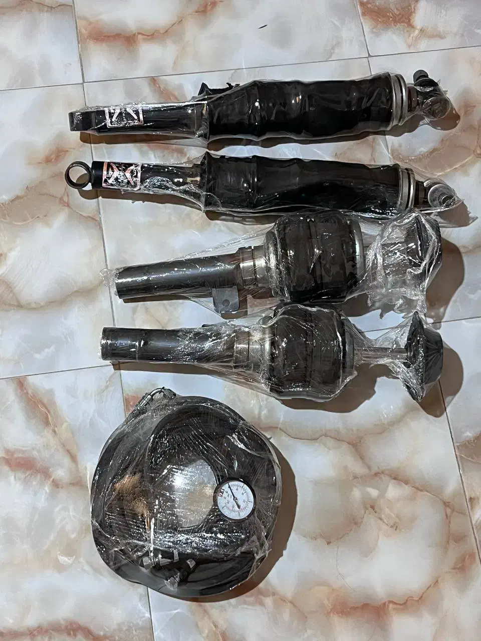 پنوماتیک|قطعات یدکی و لوازم جانبی|شاهین‌شهر, حافظ جنوبی|دیوار