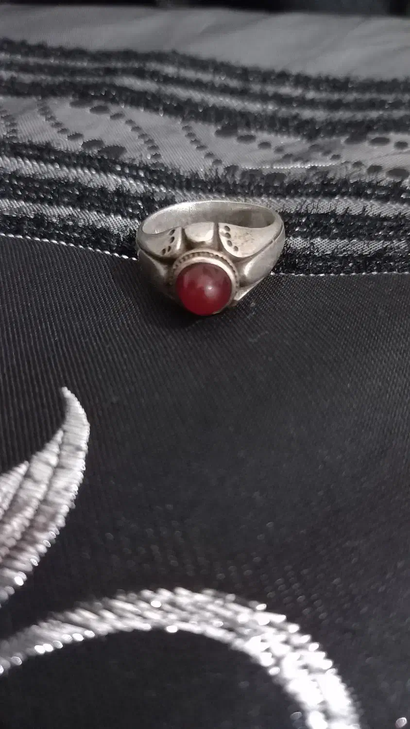 انگشتر عقیق قدیمی|جواهرات|قم, چهل درخت‎|دیوار