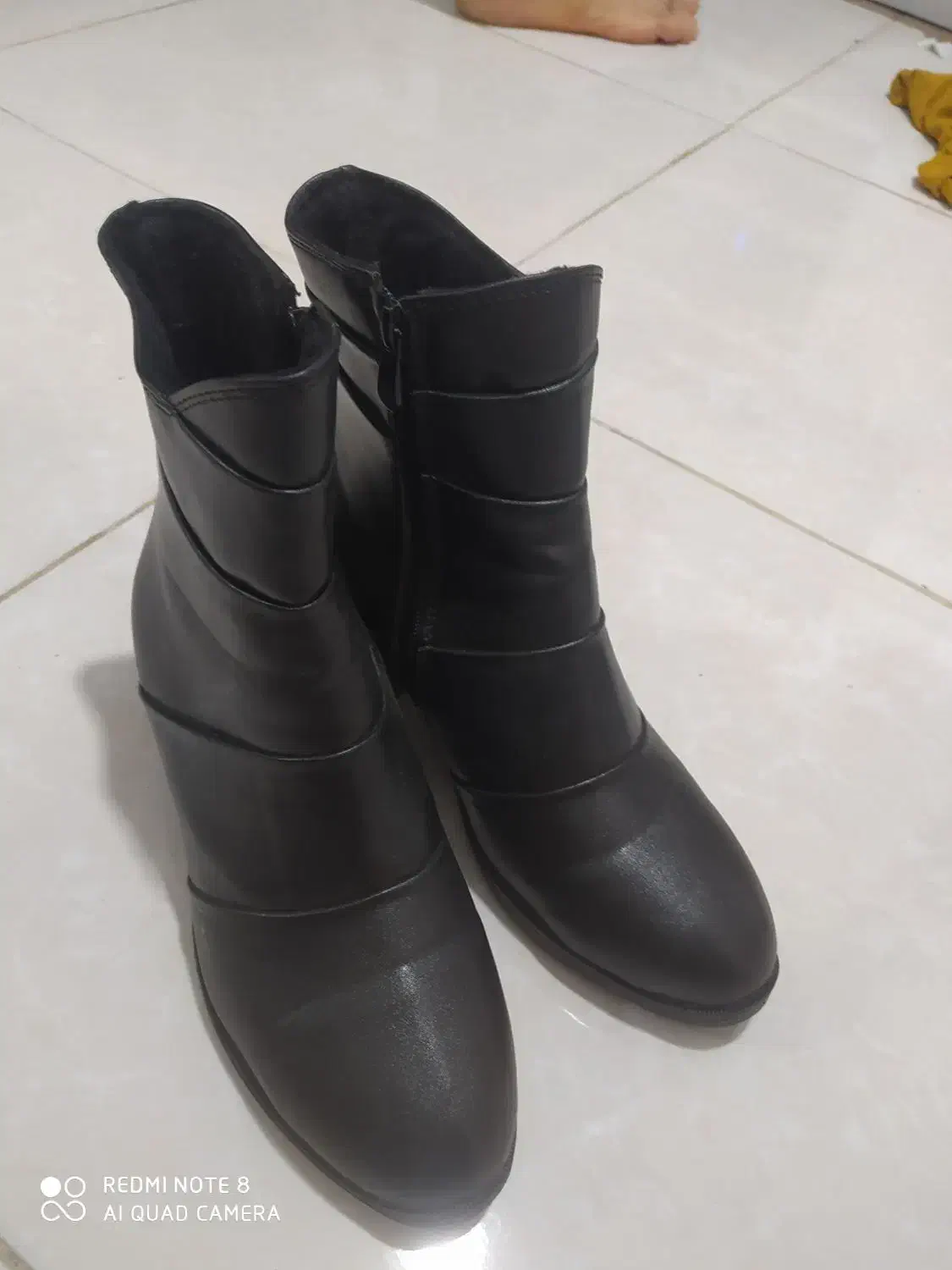 بوت|کفش و لباس بچه|بندر گناوه, |دیوار