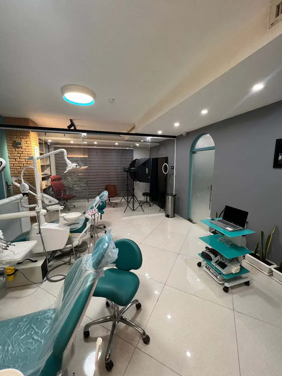 منشی و دستیار مطب دندانپزشکی|استخدام درمانی، زیبایی، بهداشتی|بوشهر, |دیوار