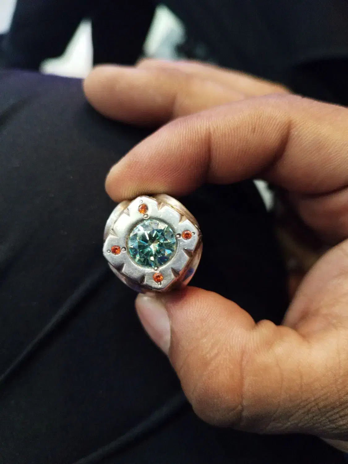 موزونایت با مخرج کاری زبرجد|جواهرات|قم, حاج زینل|دیوار