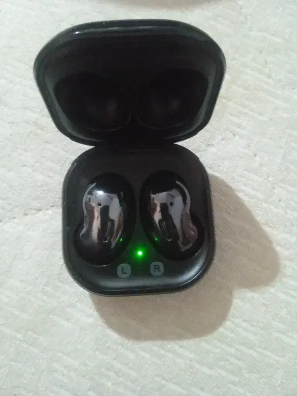 ایرپاد گلکسی لایو|لوازم جانبی موبایل و تبلت|پاکدشت, خاتون آباد|دیوار