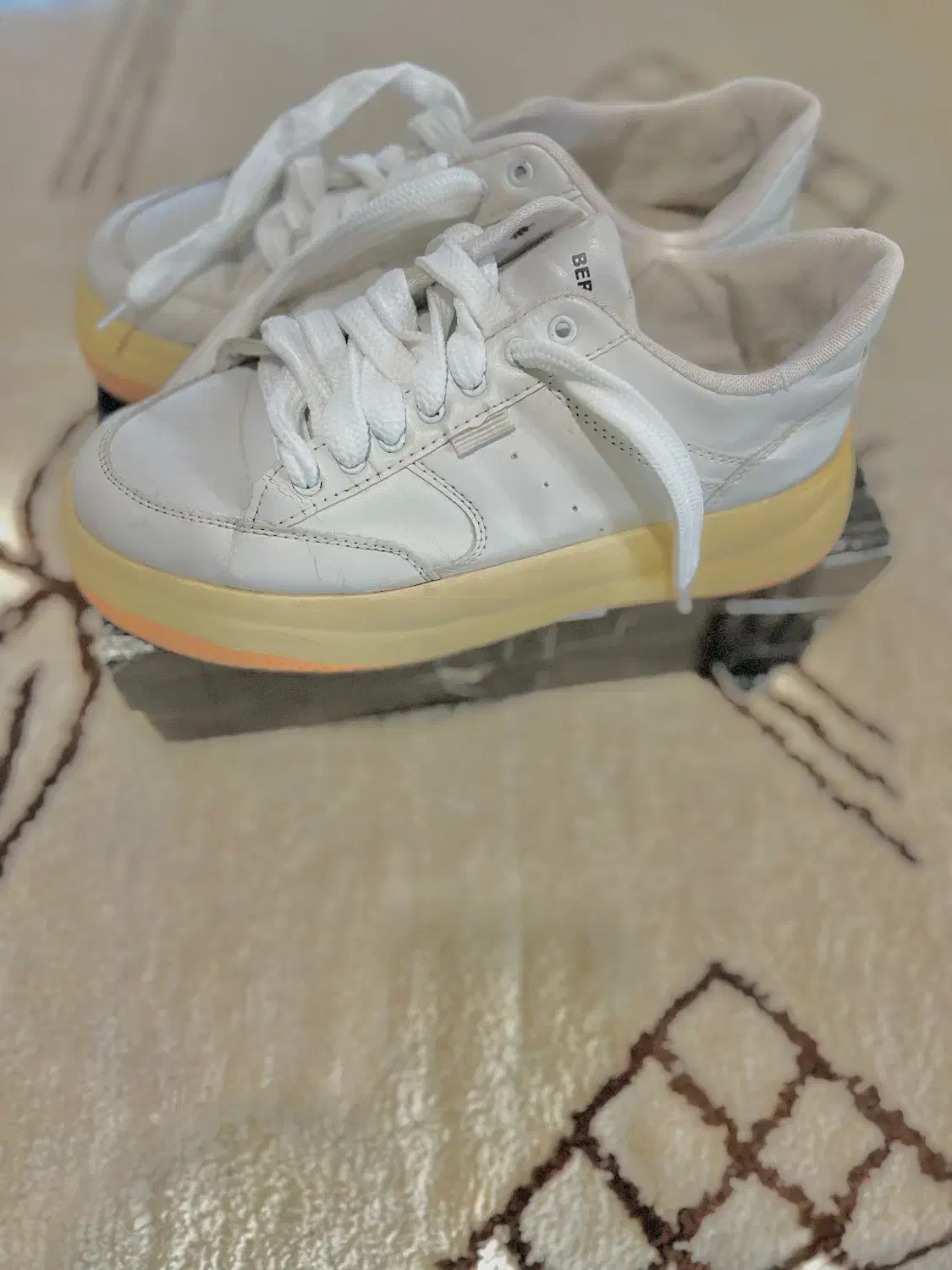 کفش کتانی برشکا سفید orginal|کیف، کفش، کمربند|آستارا, |دیوار