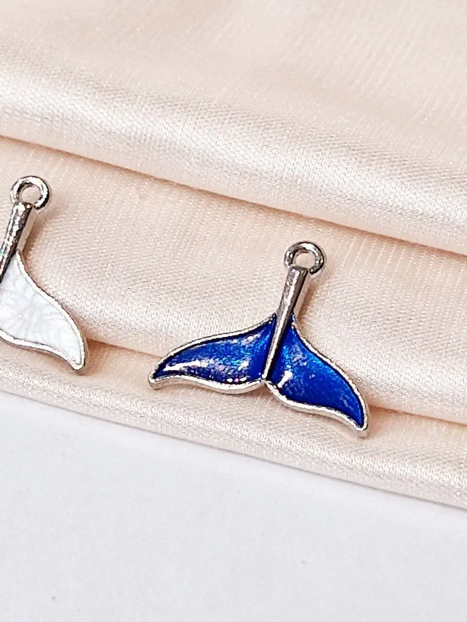 اکسسوری+جایزه|بدلیجات|قم, چهل درخت‎|دیوار