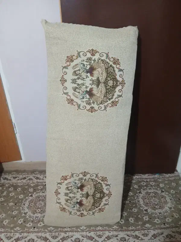 پشتی نو|پشتی|شیراز, فرگاز|دیوار