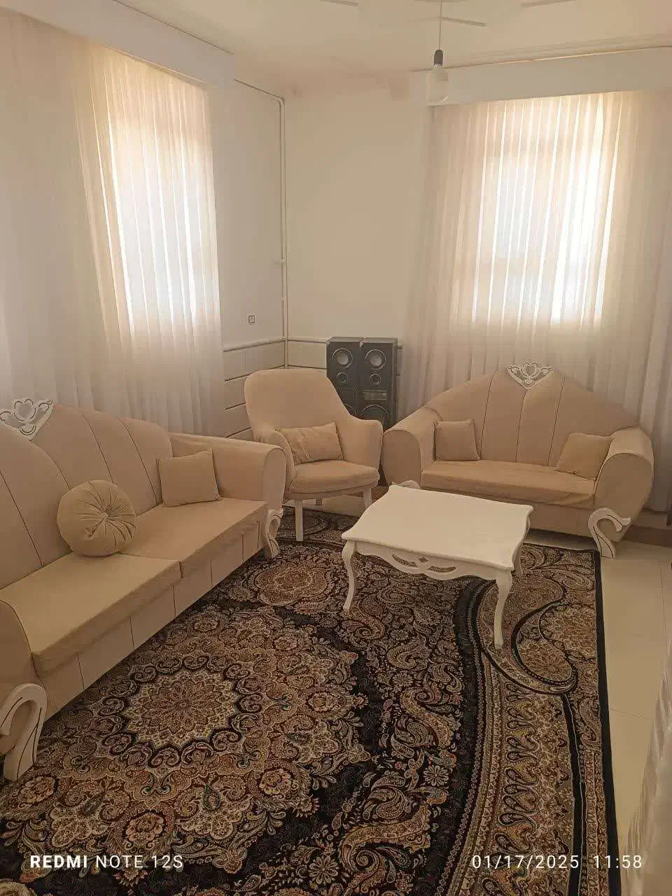 مبل راحتی در حد نو|مبلمان خانگی و میز عسلی|سمنان, |دیوار