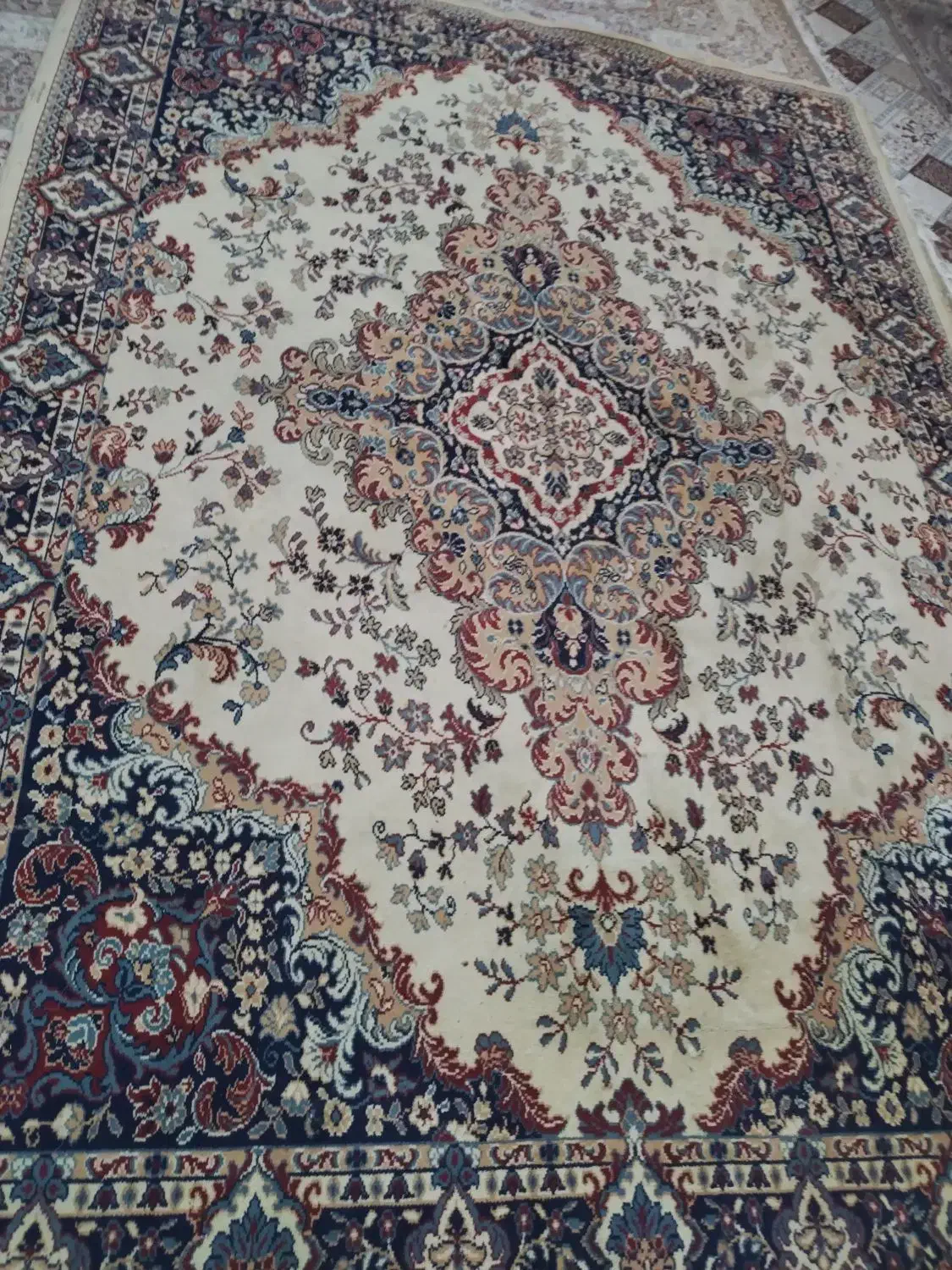 فرش 2ونیم در 3ونیم برای خونه باغ مناسبه|فرش|سبزوار, زینبیه|دیوار