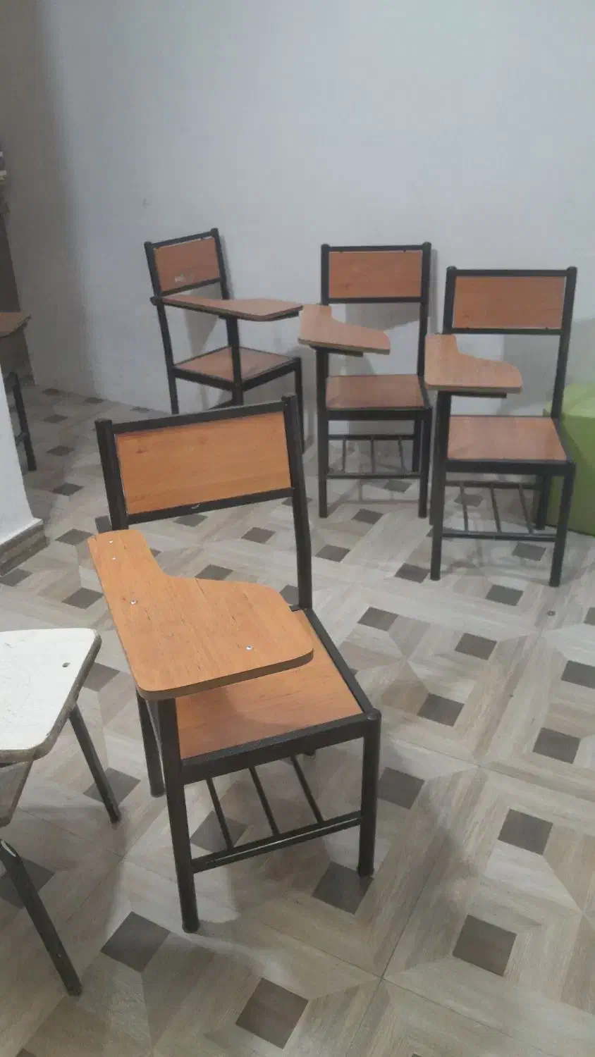 صندلی تحصیلی دسته دار. مبل ساده انتظار|میز تحریر و کامپیوتر|تربت‌حیدریه, فرمانداری|دیوار