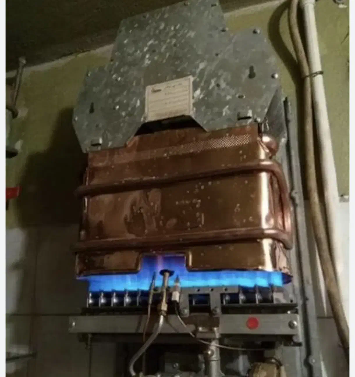 تعمیر و سرویس آبگرمکن بوتان و مخزن دار|آبگرمکن، پکیج، شوفاژ|برازجان, |دیوار