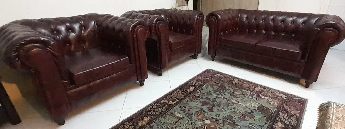 مبل چستر چرمی / در حد نو / ۴ نفره|مبلمان خانگی و میز عسلی|تهران, سلسبیل شمالی|دیوار