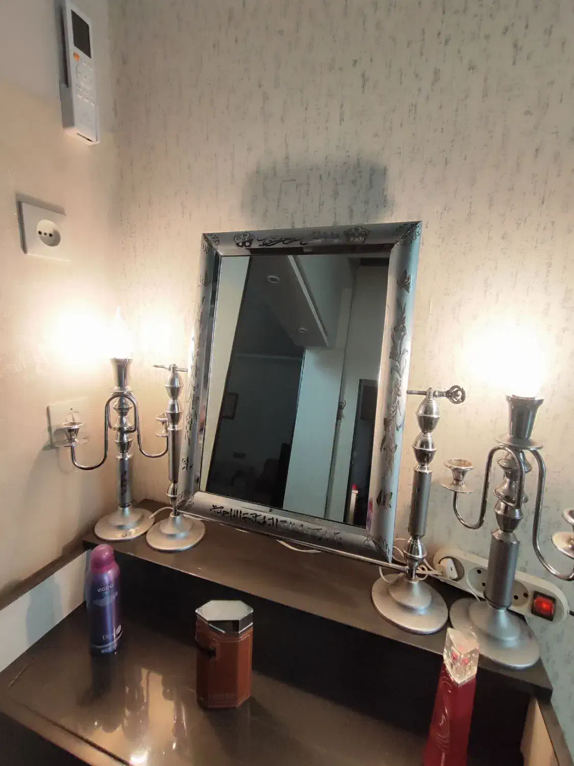 آینه وشمعدان|آینه|شیراز, تندگویان|دیوار