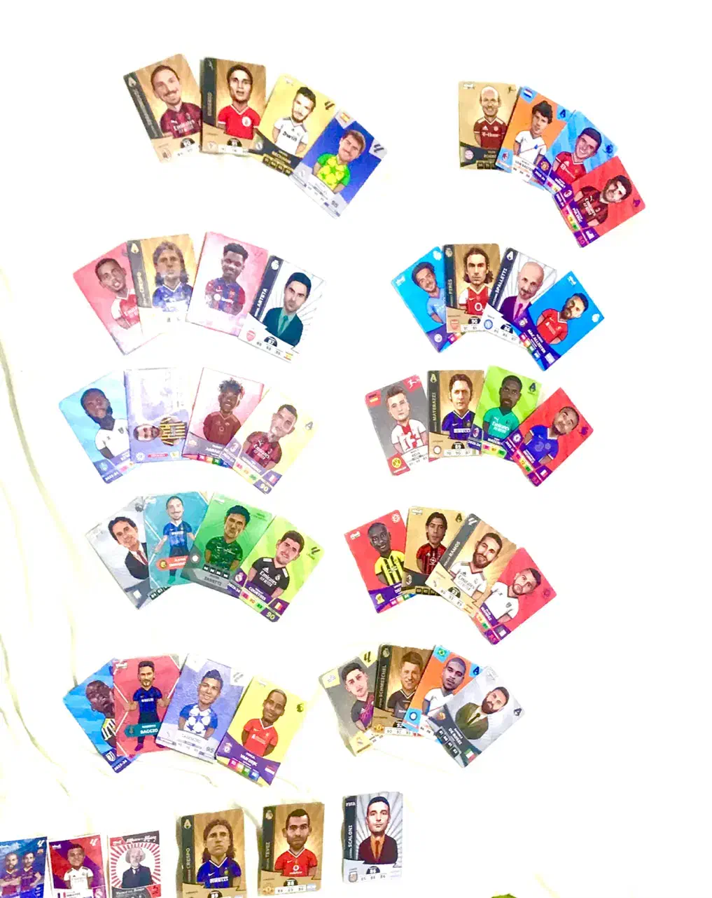 فروش ۴۳ عدد کارت کیمدی سال ۲۰۲۴ و ۲۰۲۵ و ۴۲ آدمک|کلکسیون و سرگرمی|شیراز, میانرود|دیوار