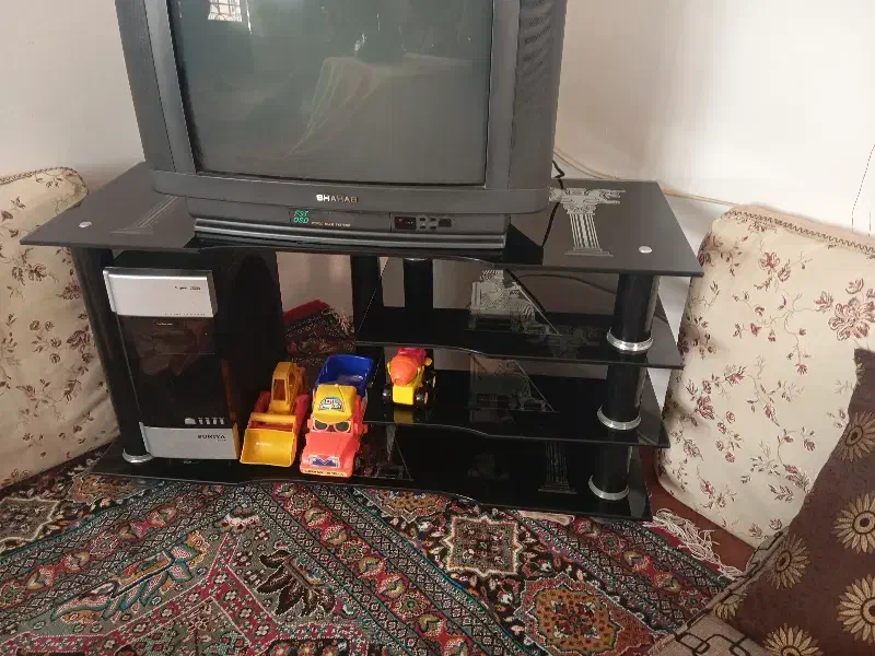 تلویزیون و میز تلویزیون|تلویزیون و پروژکتور|جوادآباد, |دیوار