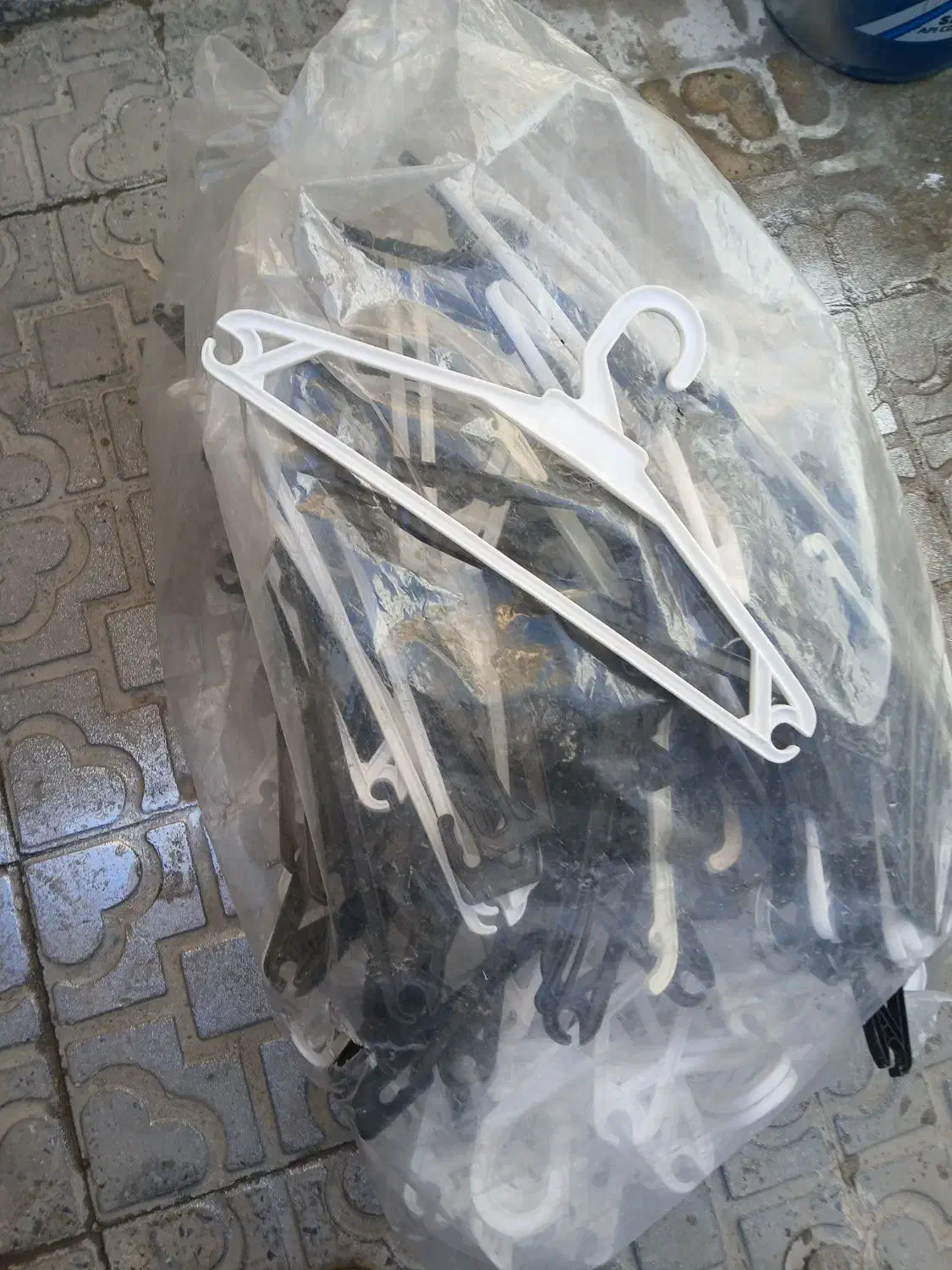 چوب لباسی مشکی و سیاه|بندرخت و رخت‌آویز|اسدآباد, |دیوار