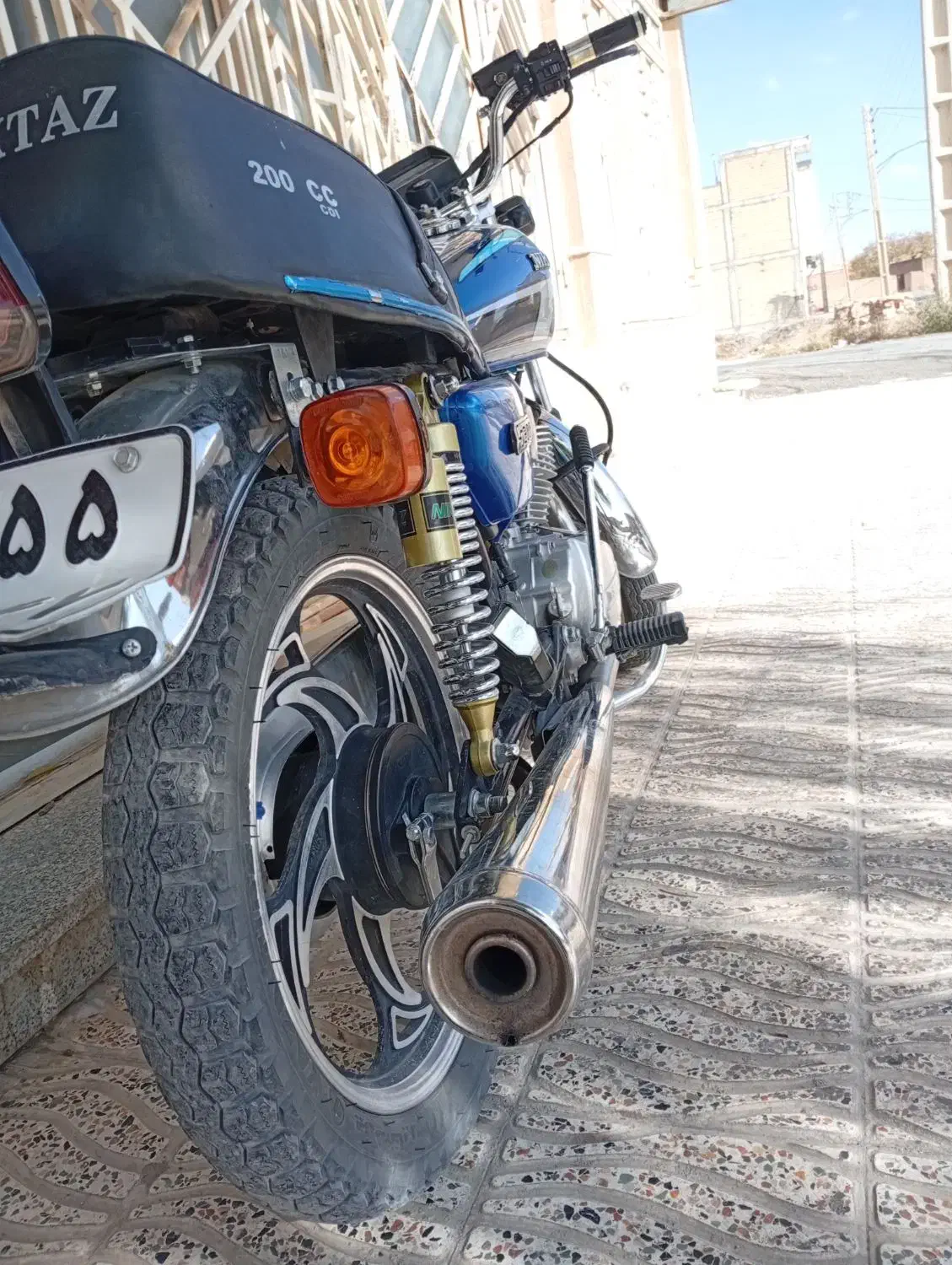 نیکتاز|موتورسیکلت|بروجن, |دیوار