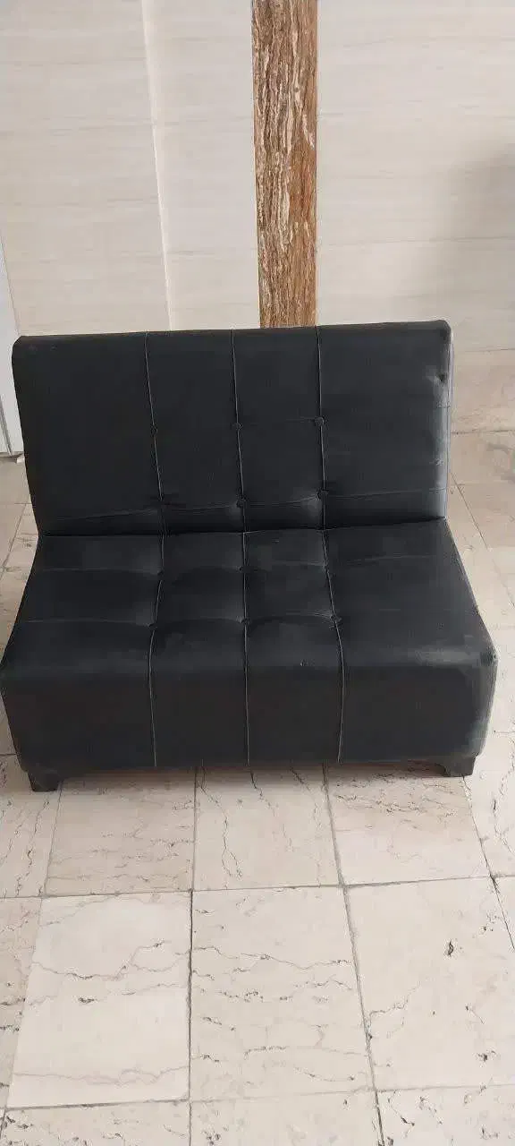 تعدادی صندلی و مبل دست دوم در حد نو|مبلمان اداری|تهران, خاک سفید|دیوار