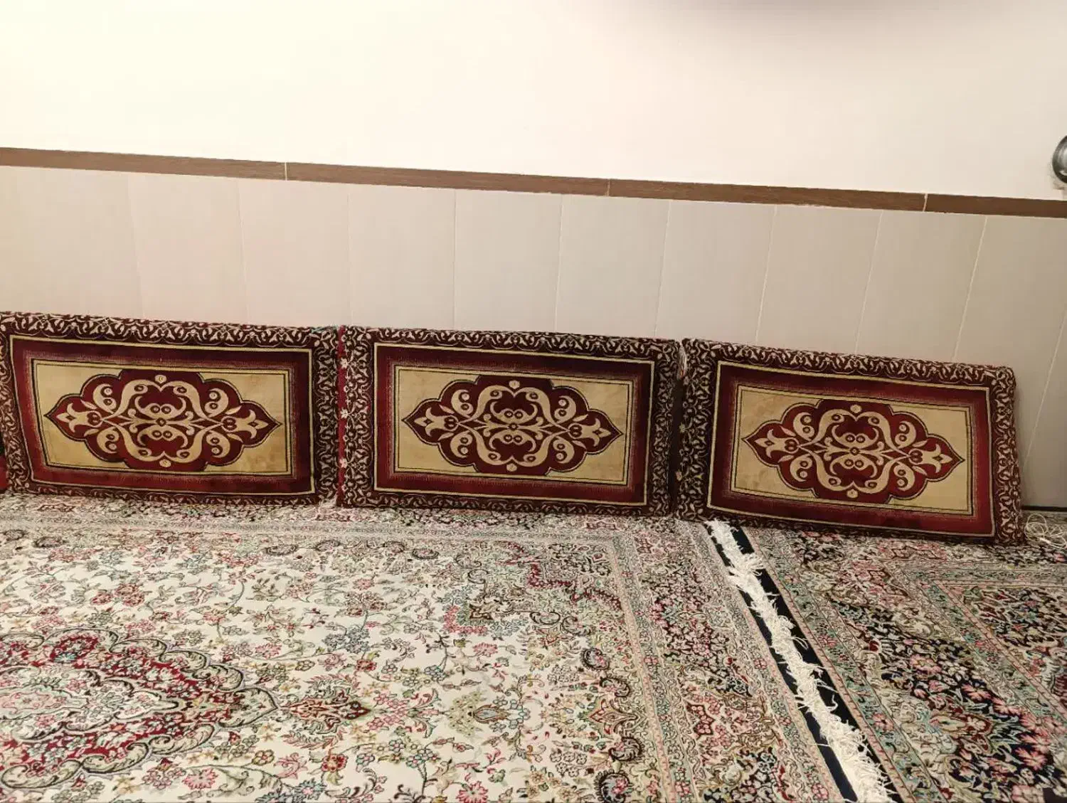 پشتی مجلسی|پشتی|کازرون, |دیوار