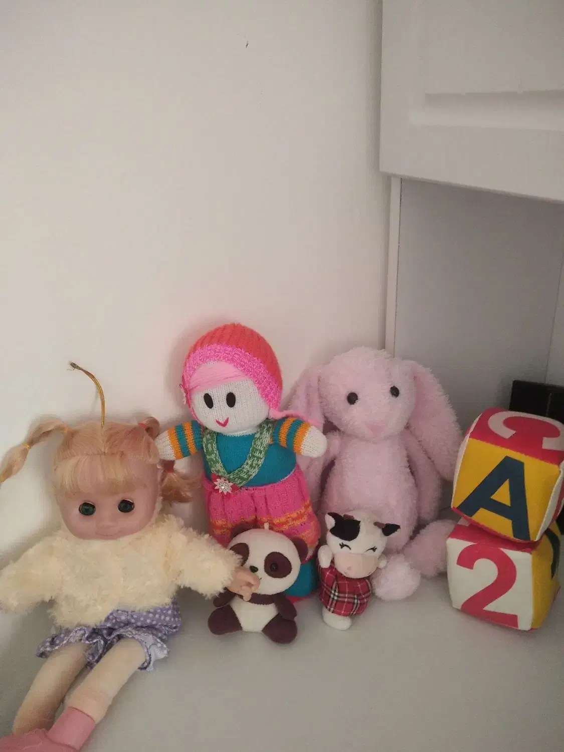 تعدادی عروسک|اسباببازی بچه|رباطکریم, شهرک والفجر|دیوار