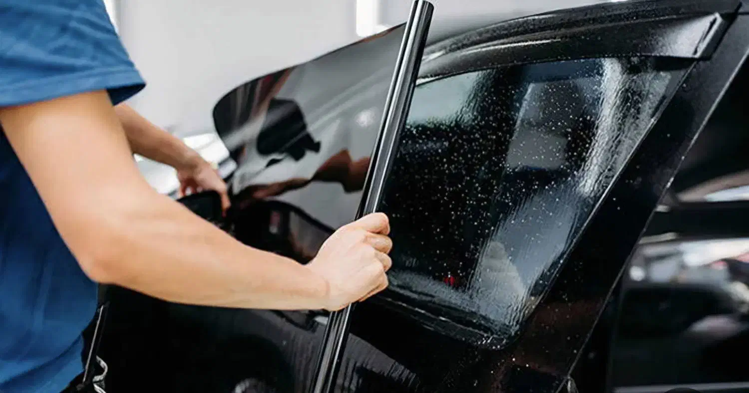 نصب شیشه دودی در محل شما|خدمات موتور و ماشین|کرمان, |دیوار