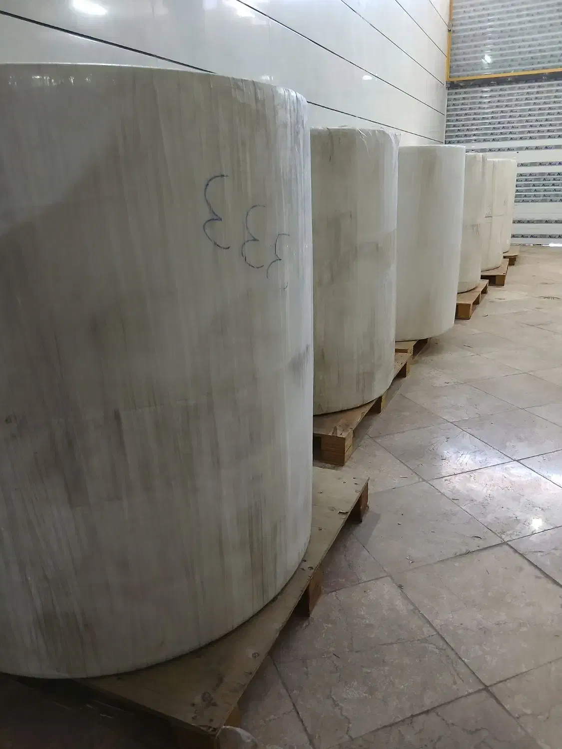 تیشو|مواد شوینده و دستمال کاغذی|تهران, پرستار|دیوار