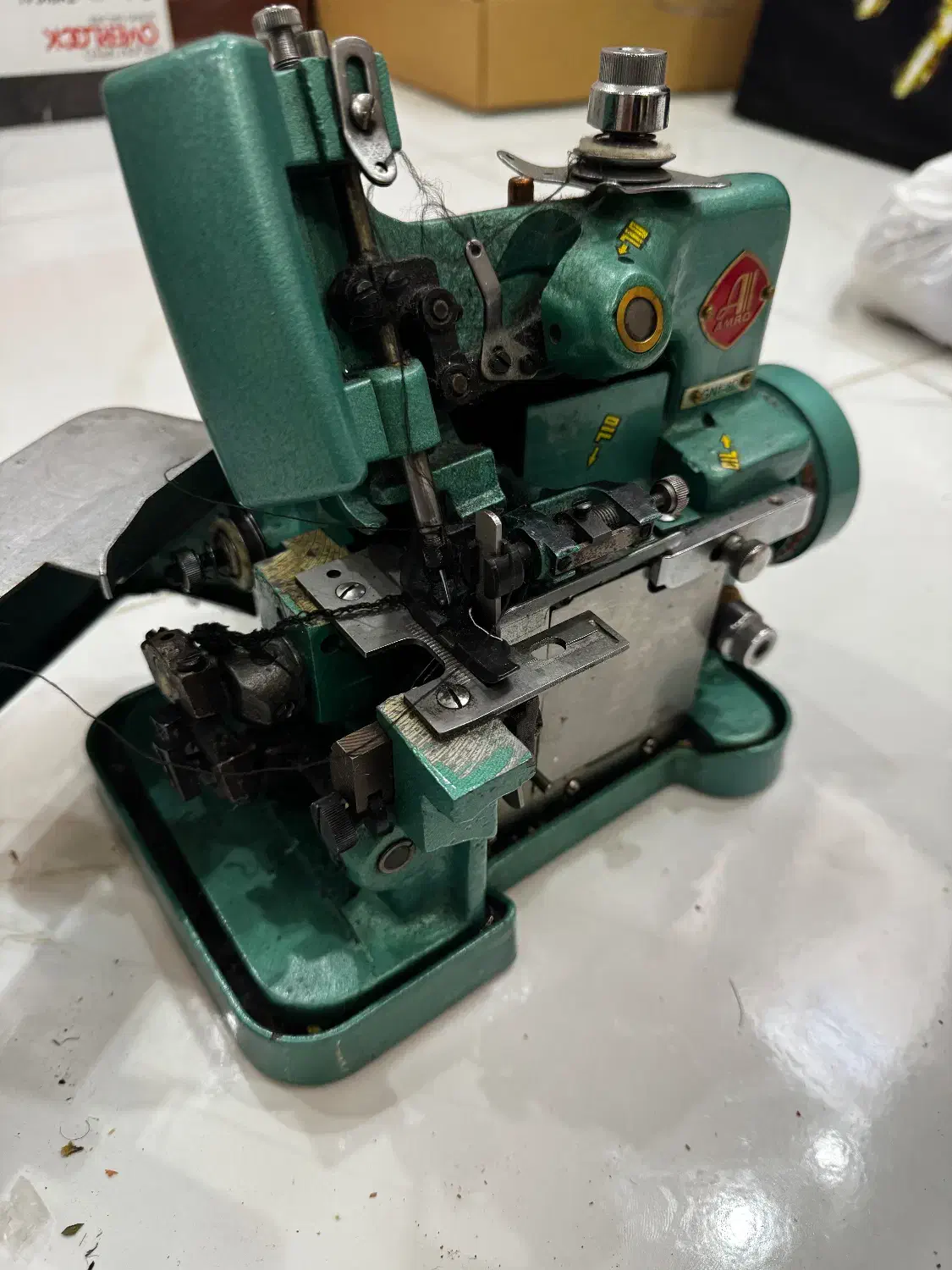 سردوز پروانه|چرخ خیاطی و ریسندگی|صدرا-فارس, فاز ۱|دیوار