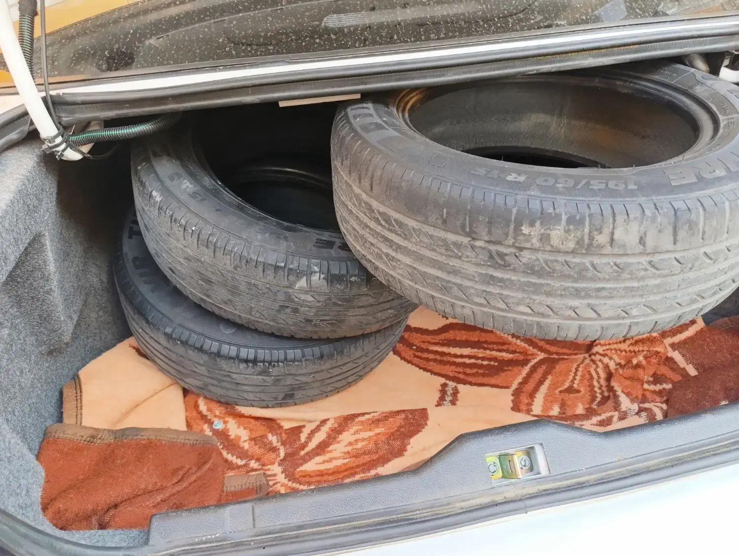 لاستیک دسته دوم|قطعات یدکی و لوازم جانبی|پاکدشت, پاکدشت (مامازند)|دیوار