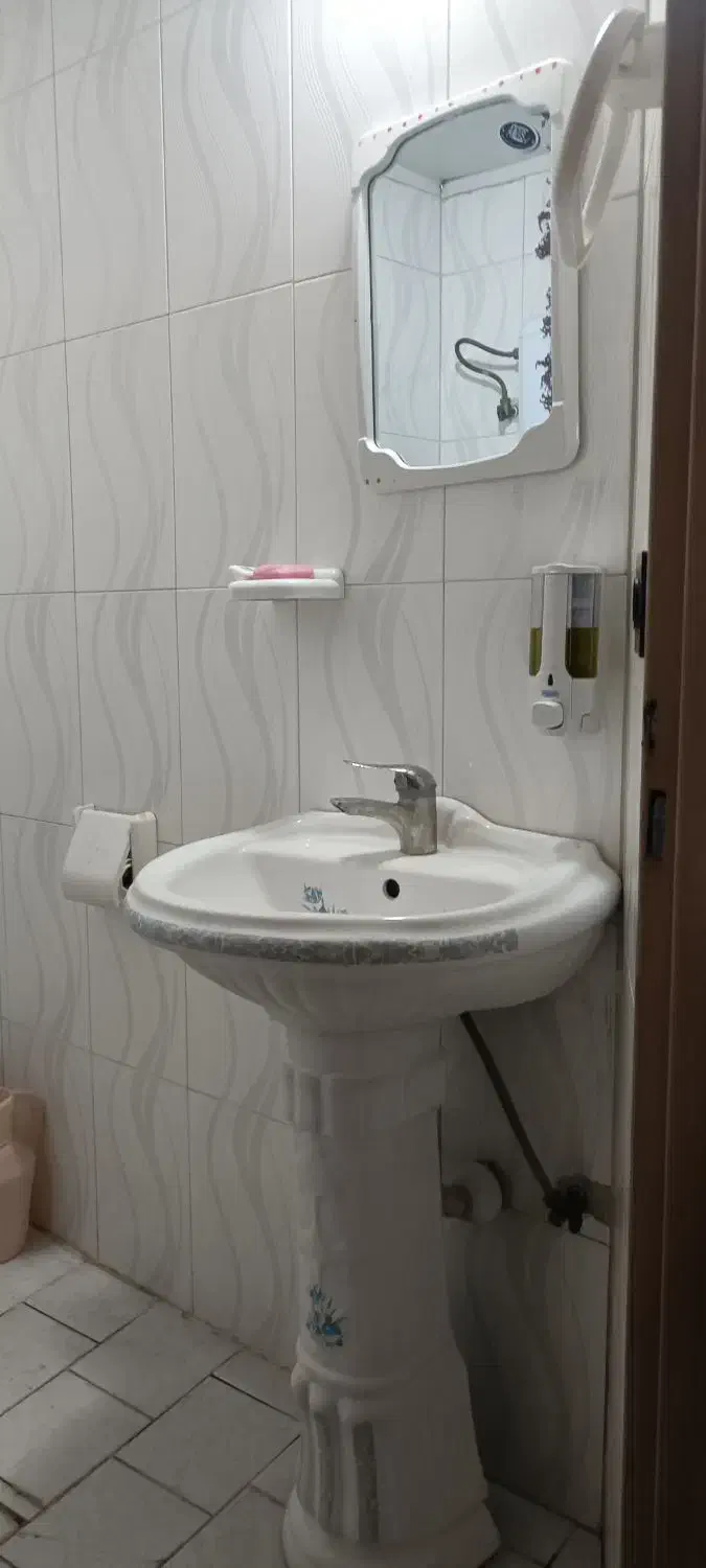 روشویی همراه با شیرآلات|لوازم سرویس بهداشتی|محمدیه-قزوین, |دیوار