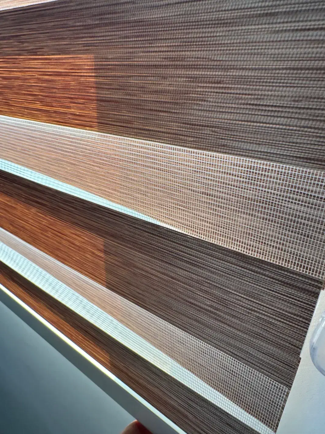 پرده زبرا نو و شیک|مبلمان خانگی و میز عسلی|محمدشهر, همایون ویلا|دیوار