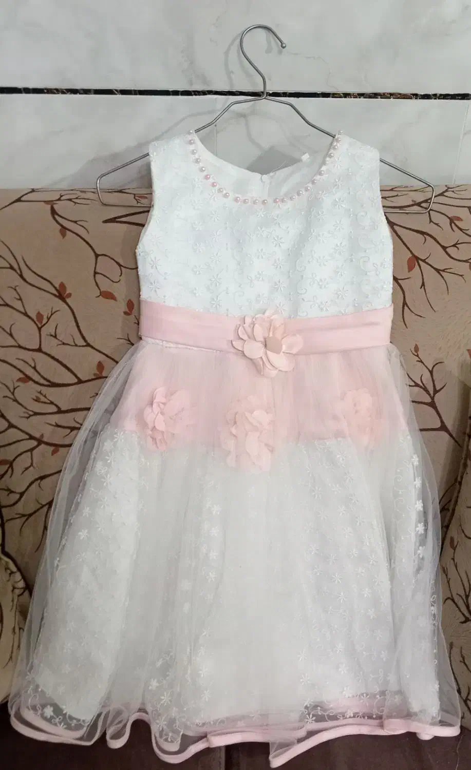 لباس عروس|لباس|نجف‌آباد, حومه نجف آباد|دیوار