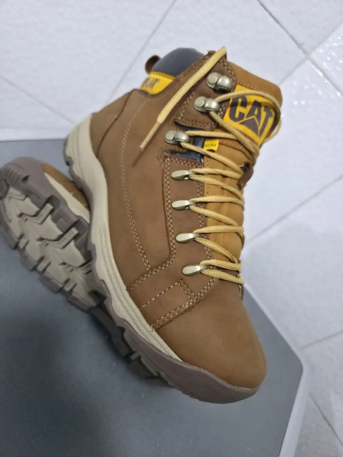 کفش کوهنوردی استوک اورجینال مارک CATآمریکادرصدرا|کیف، کفش، کمربند|شیراز, علوم پزشکی|دیوار