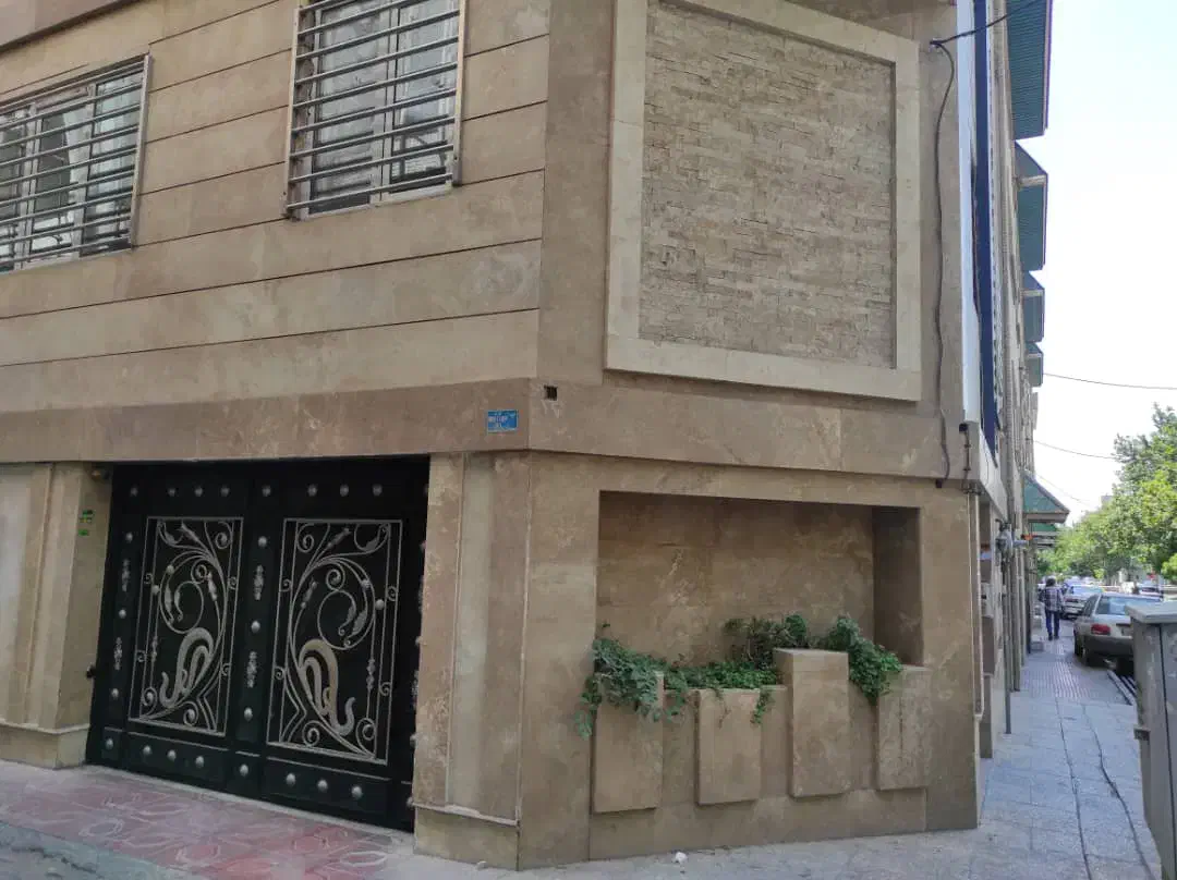 ۱۱۵ متر ۳ خواب فول امکانات رهن کامل دسترسی عالی