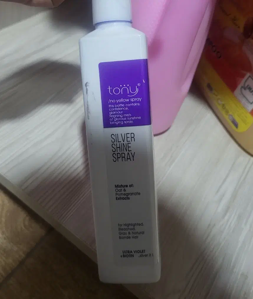 تعدادی مواد و وسایل کار آرایشگری|آرایشی، بهداشتی، درمانی|خوی, |دیوار