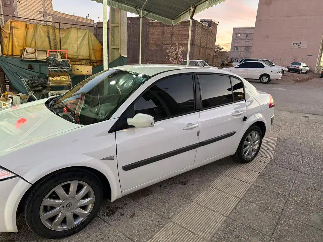 مگان ۲۰۰۰|خودرو سواری و وانت|شیراز, حجت آباد|دیوار