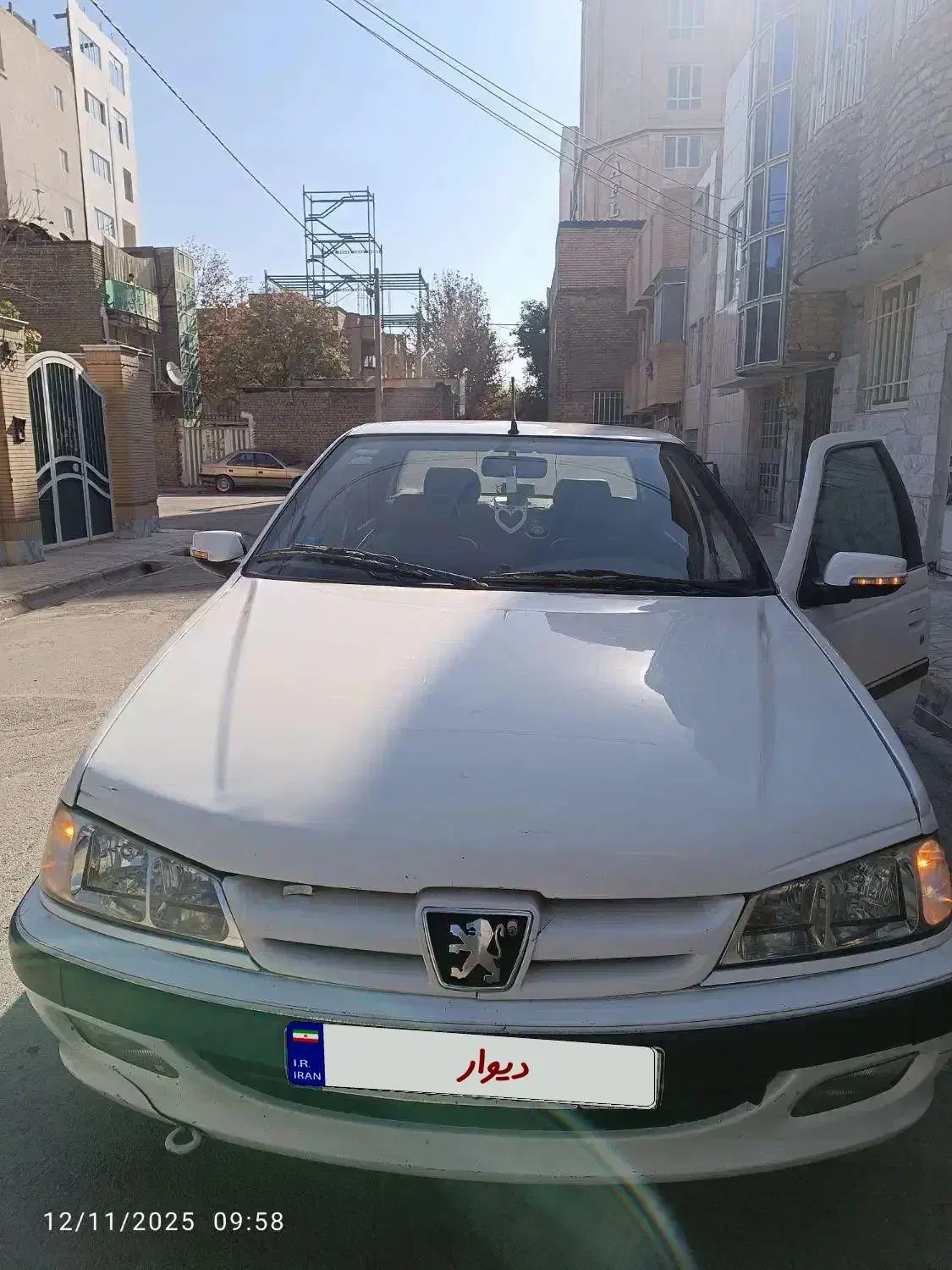 پژو پارس سفید مدل 92|خودرو سواری و وانت|مشهد, فدک|دیوار