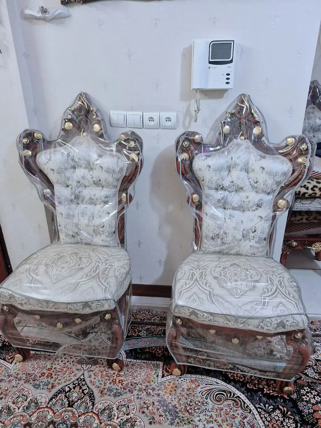 مبل ویترین میز تیوی فوری فوری فروشی|مبلمان خانگی و میز عسلی|کهریزک, |دیوار