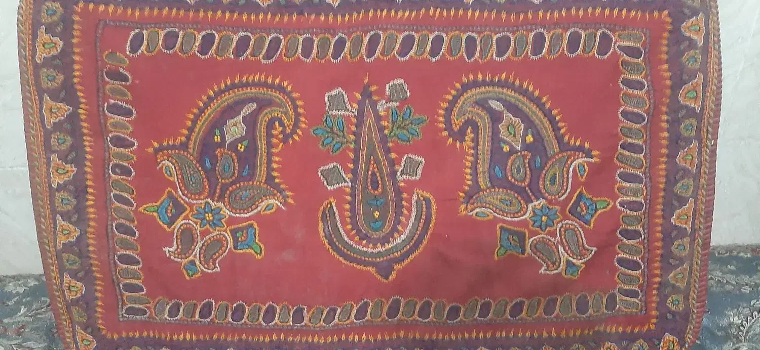 پشتی پته ای قدیمی  وزیبا|پشتی|کرمان, |دیوار