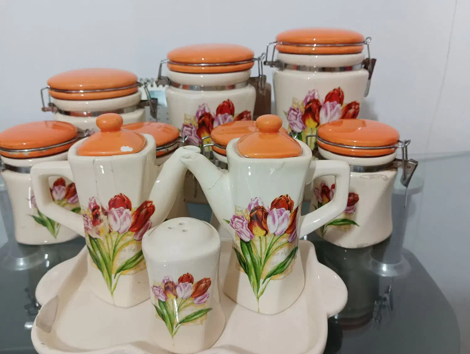 جا ادویه|ظروف سرو و پذیرایی|لاهیجان, لاشیدان|دیوار