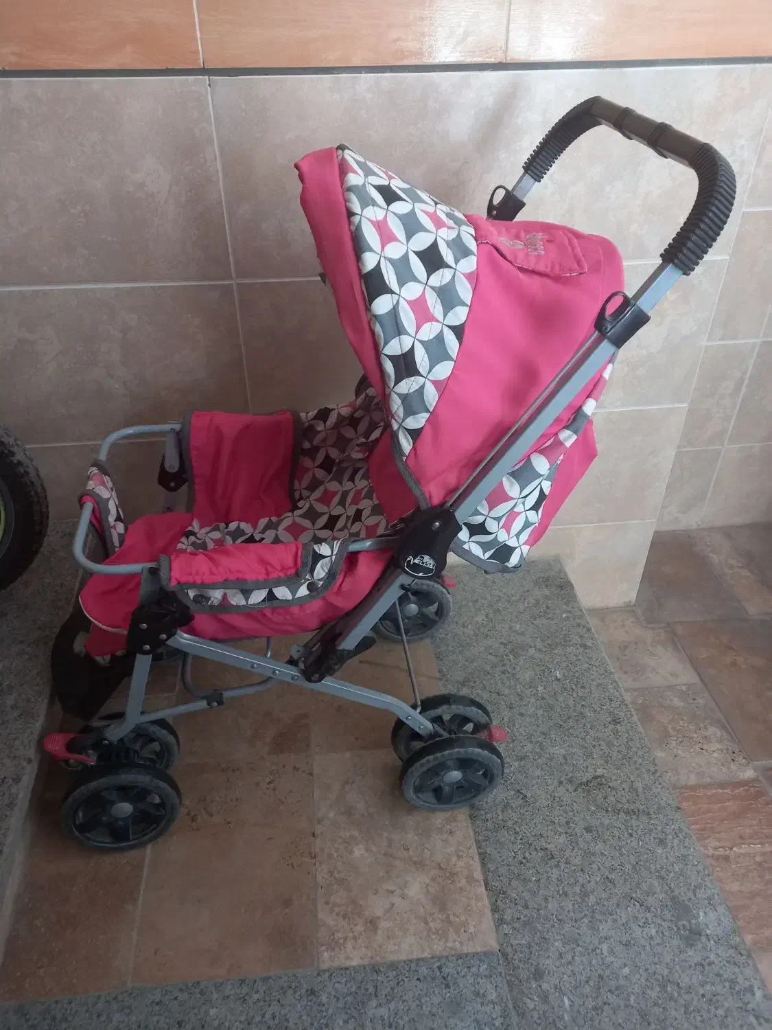 کالسکه|کالسکه و لوازم جانبی|شاهین‌شهر, گرگاب|دیوار