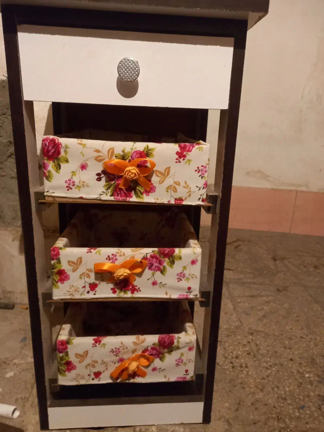 جاسیب زمینی پیاز کاملا نو|مبلمان خانگی و میز عسلی|بروجرد, |دیوار