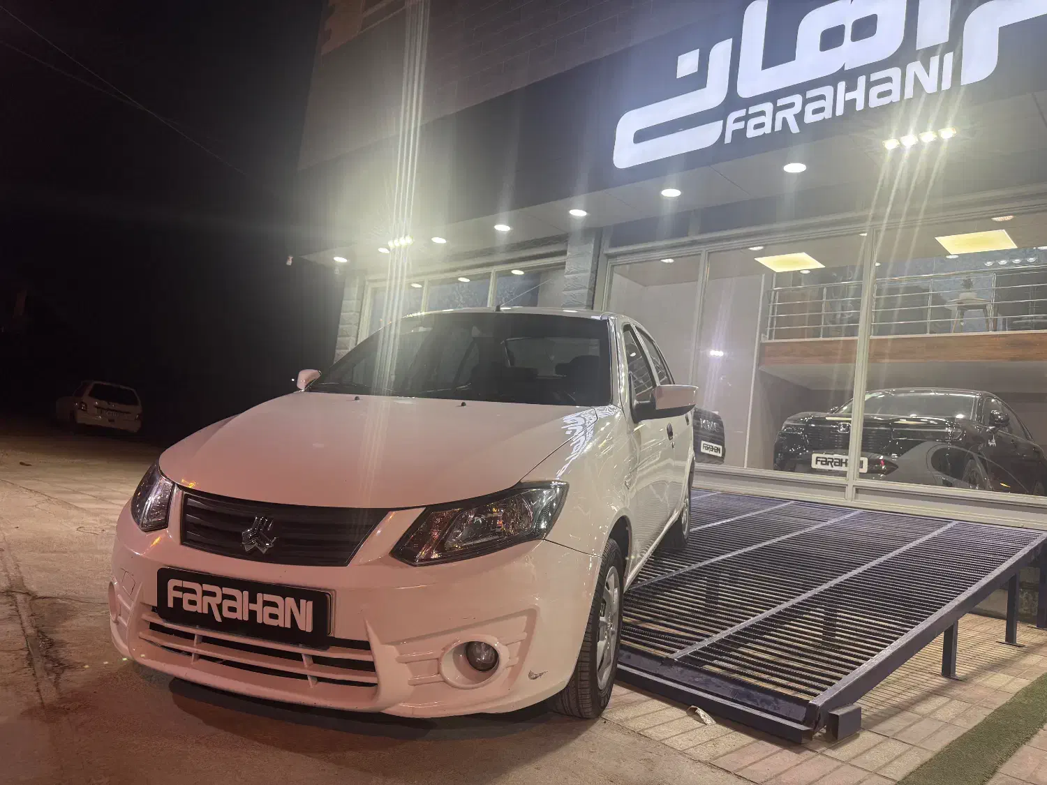 ساینا مدل ۹۹|خودرو سواری و وانت|یزد, |دیوار