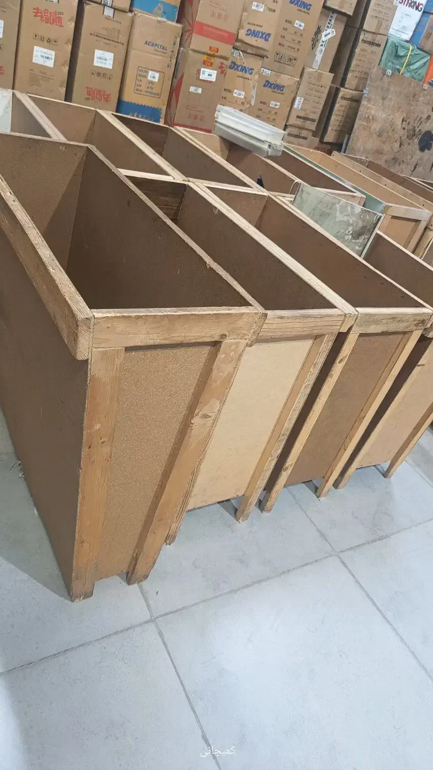 چرخ خیاطی. نیمکت خیاطی، میز اتو، پالت کنار چرخ|چرخ خیاطی و ریسندگی|قم, باسکول|دیوار