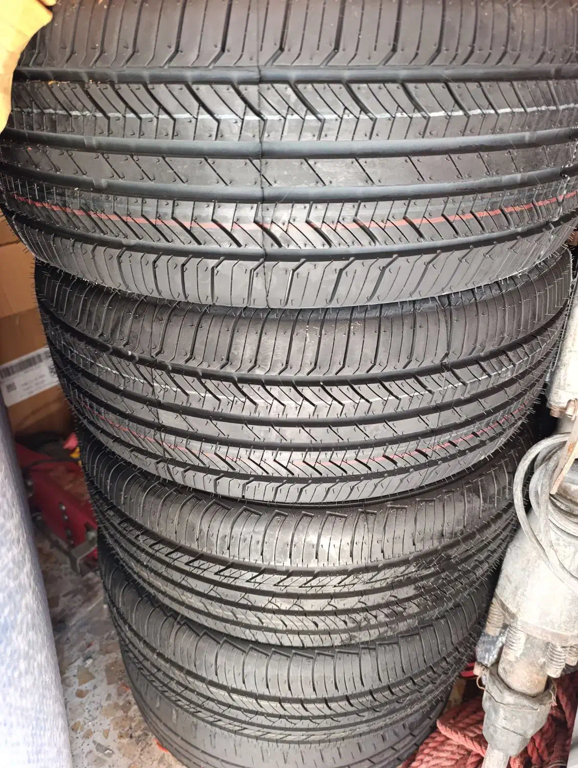 لاستیک ۲۰۵ پژویی سایز ۱۴|قطعات یدکی و لوازم جانبی|لاهیجان, کوی زمانی|دیوار