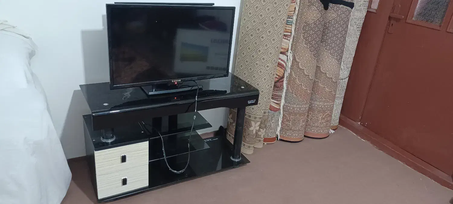 میز و تلوزیون|تلویزیون و پروژکتور|اردبیل, |دیوار