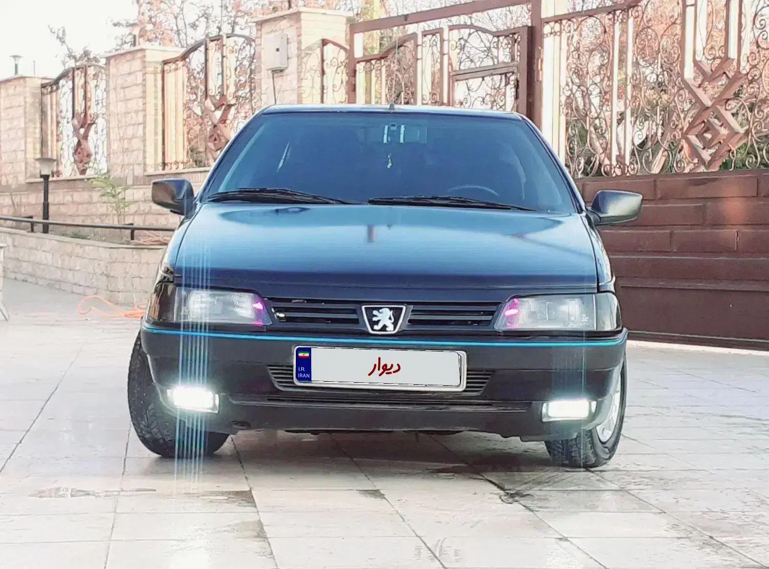 پژو ۴۰۵ مشکی مدل ۸۱|خودرو سواری و وانت|خرمآباد, |دیوار