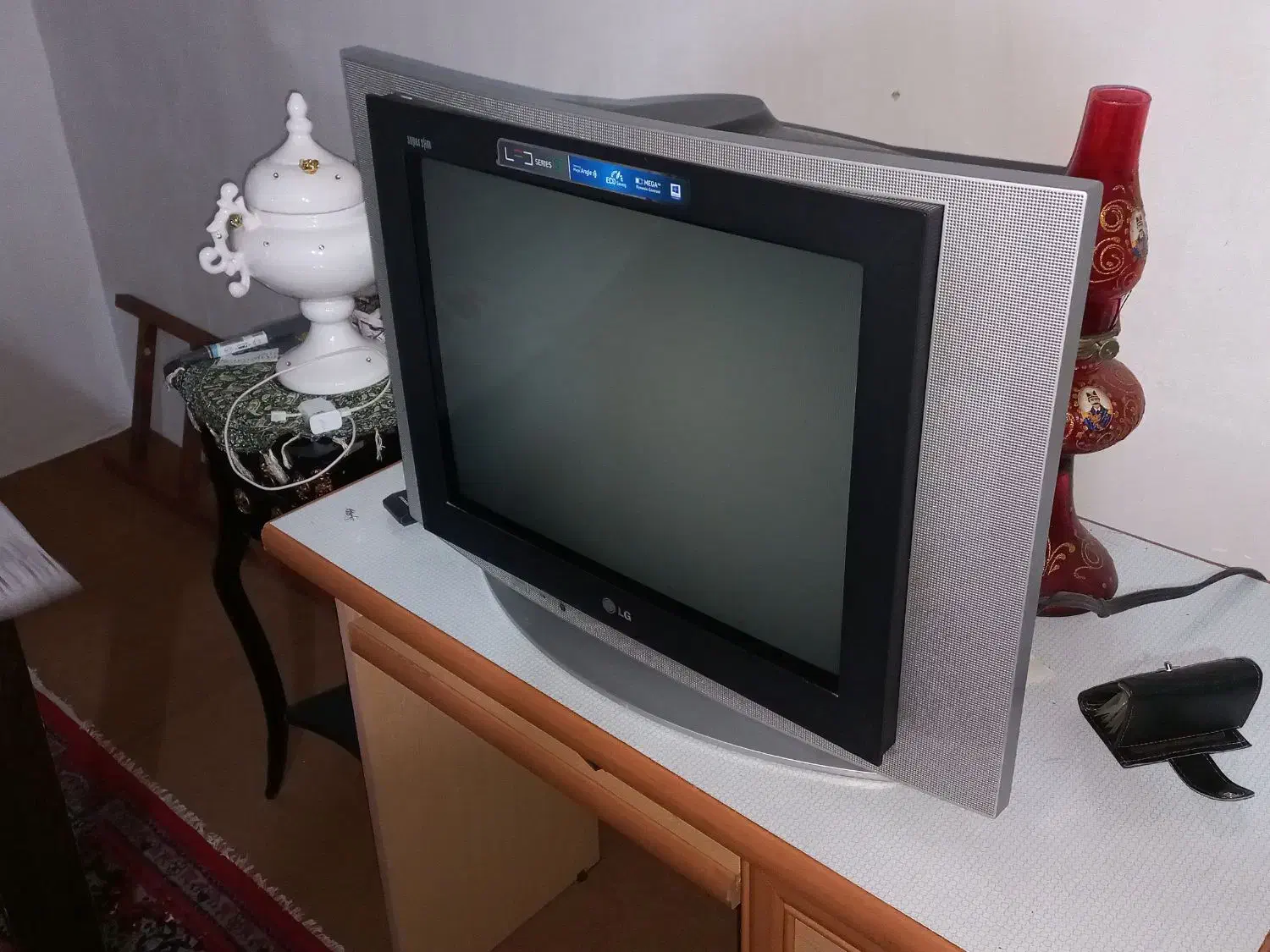 تلوزیون ال جی|تلویزیون و پروژکتور|رشت, شهرک آیت الله منتظری|دیوار