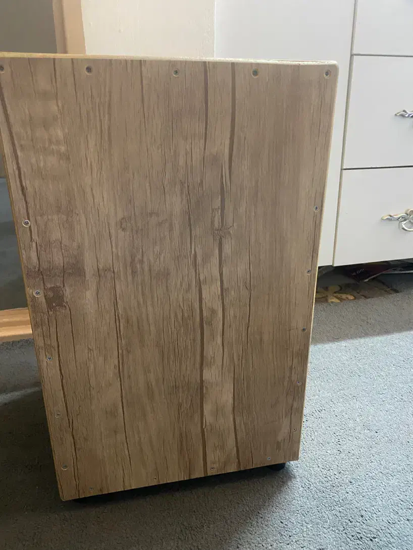 ساز کاخن|درام و پرکاشن|رویان, |دیوار