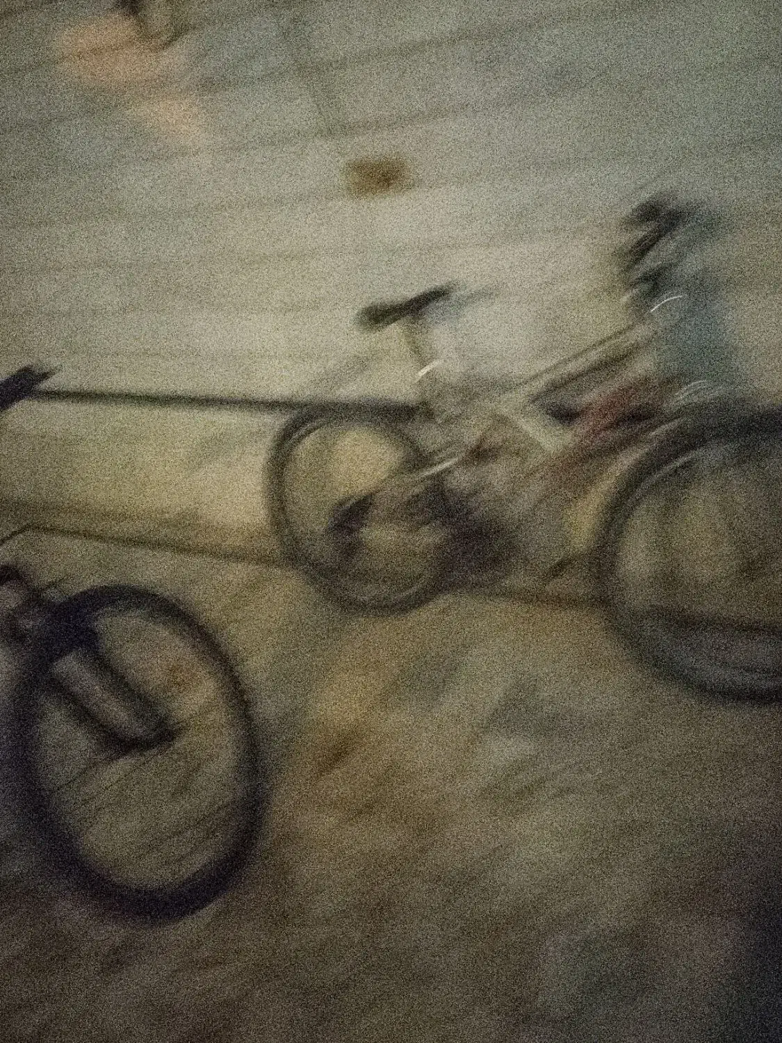 لاستیک|دوچرخه، اسکیت، اسکوتر|اصفهان, فرودگاه شهید بهشتی|دیوار